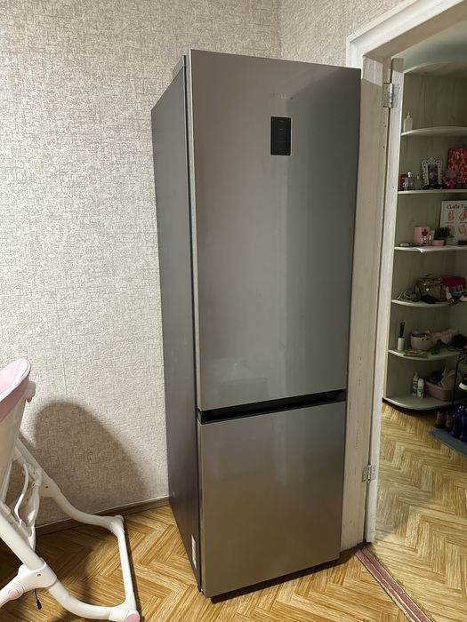 Холодильник Samsung RB38C679ES9/UA