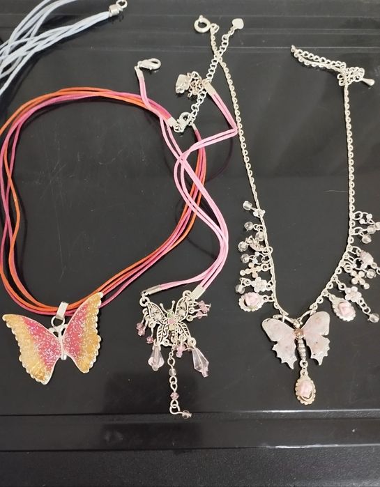 Lote de 10 Fios lindos com pendentes de borboleta e flor
