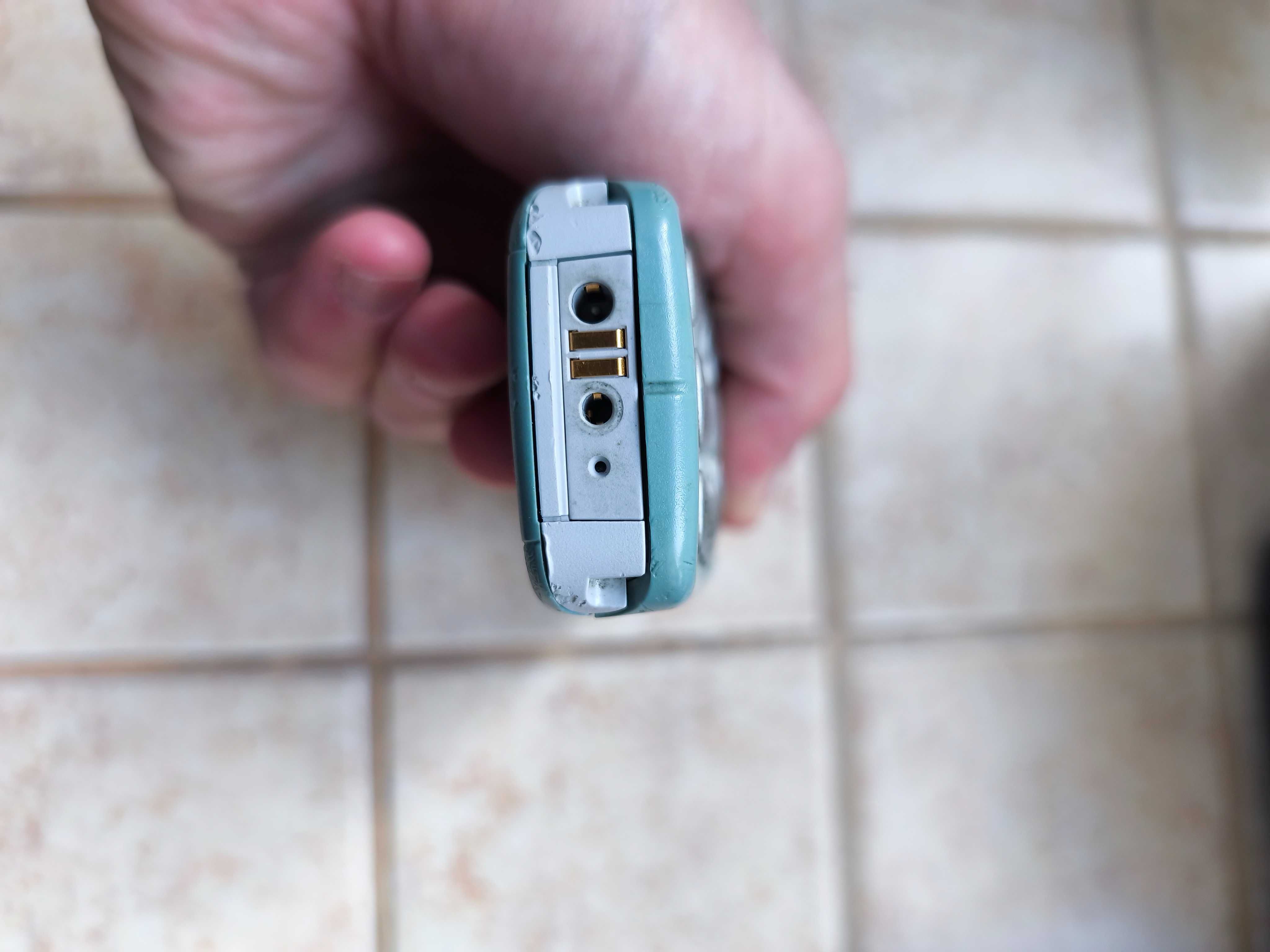 Nokia 3410 z dodatkową obudową