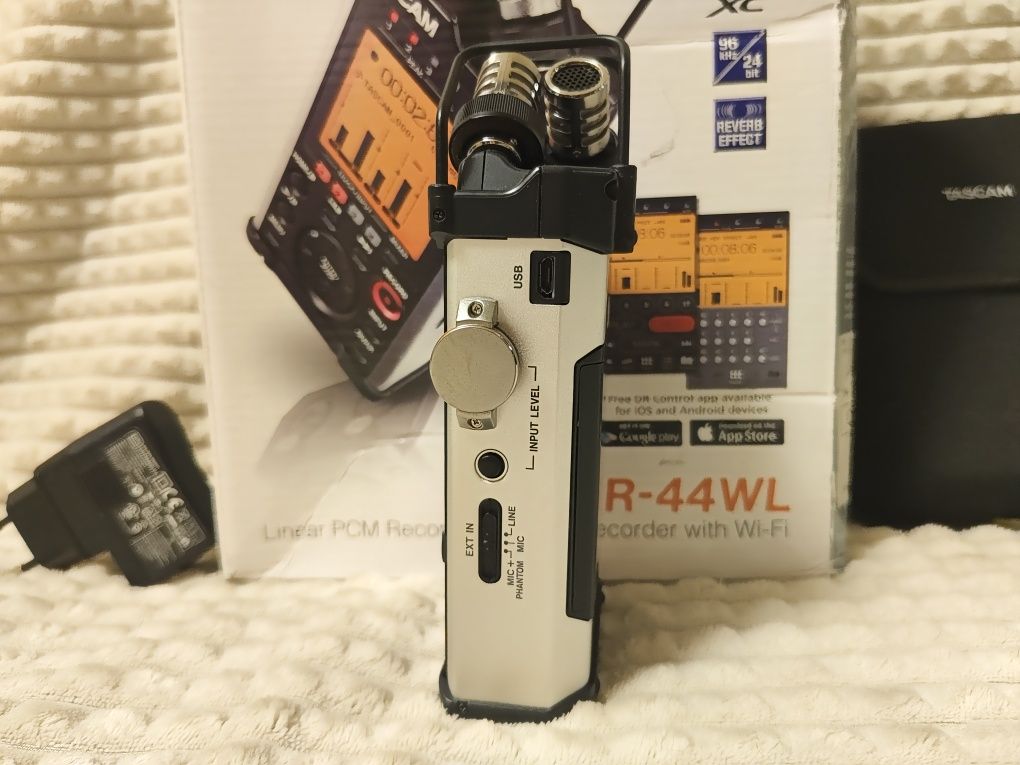 Рекордер Tascam DR-44WL 4-канальний портативний цифровий диктофон WiFi