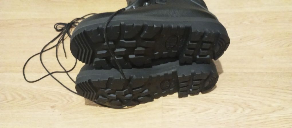 Buty wojskowe wz. 933/MON nowe 27,5  (43) buty zimowe wojska poskiego