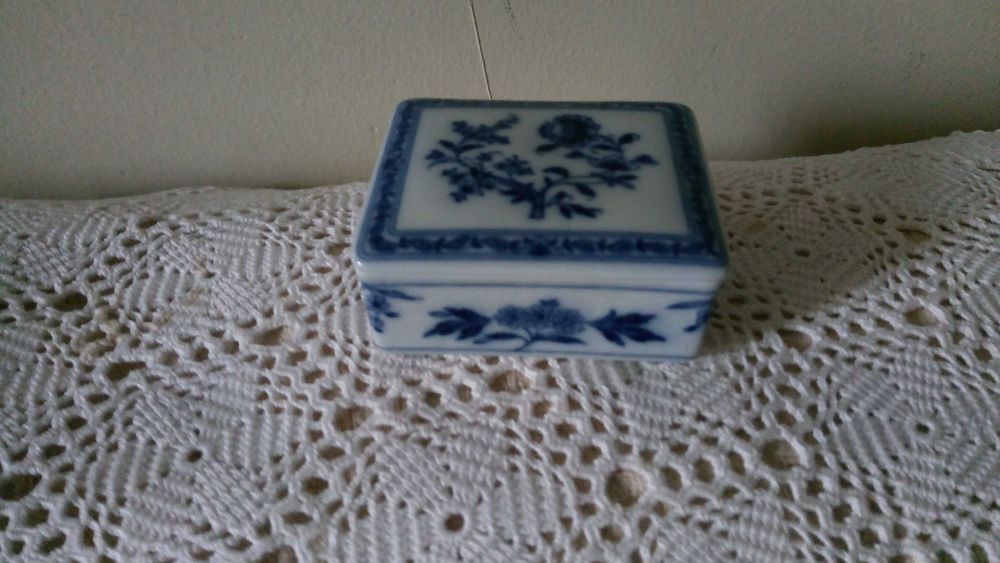 Caixa/ Guarda Joias Vista Alegre Decoração Margão