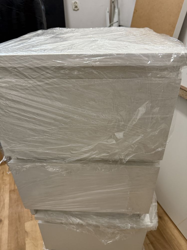 Dwie szafki nocne Ikea model MALM