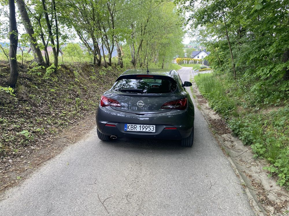 Opel astra j gtc 1.4t