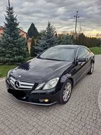 Mercedes-Benz Klasa E Piekny czarny Mercedes, stan bardzo dobry!