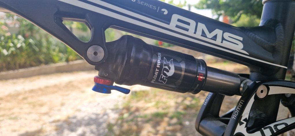 Bicicleta cube suspensão total roda 26
