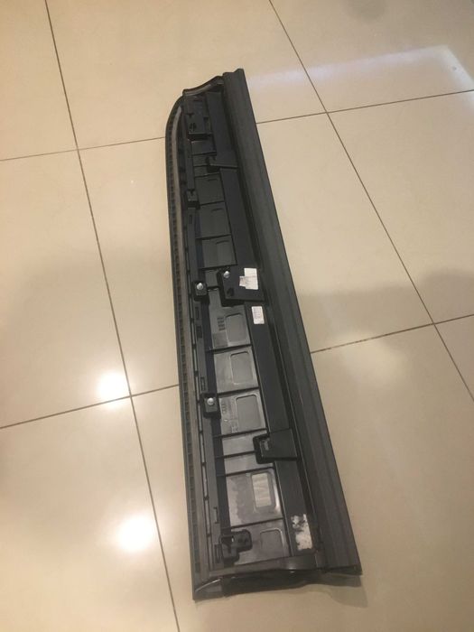 Молдинг двери левый перед Audi Q7