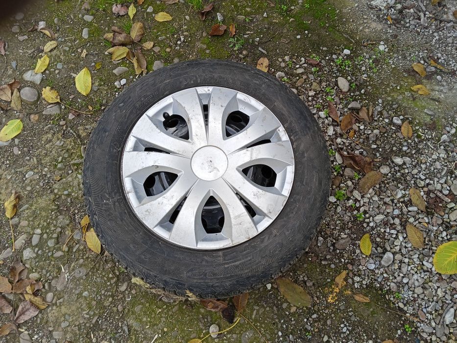 Продам зимові шини диски 5 98 16 та шини 215 60 r16