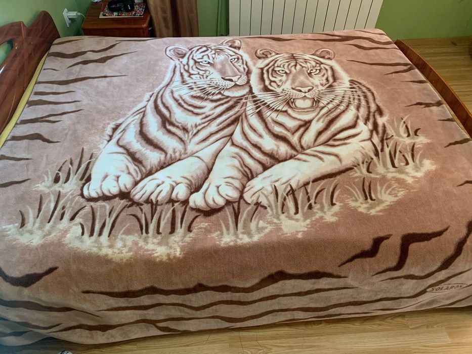 Покривала ковдри пледи