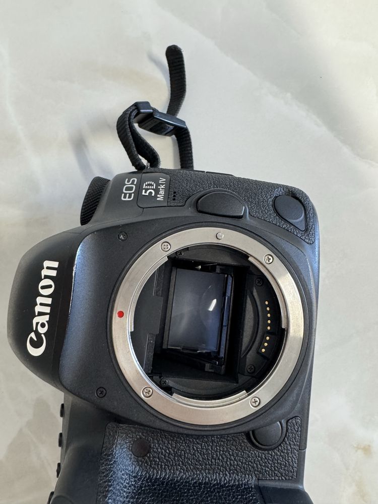 Фотопарат Canon mark 4