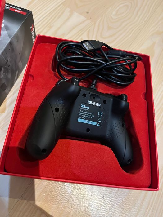 SPRAWNY Pad Trust GXT 540 do PC PS3 PS4 - przewodowy gamepad