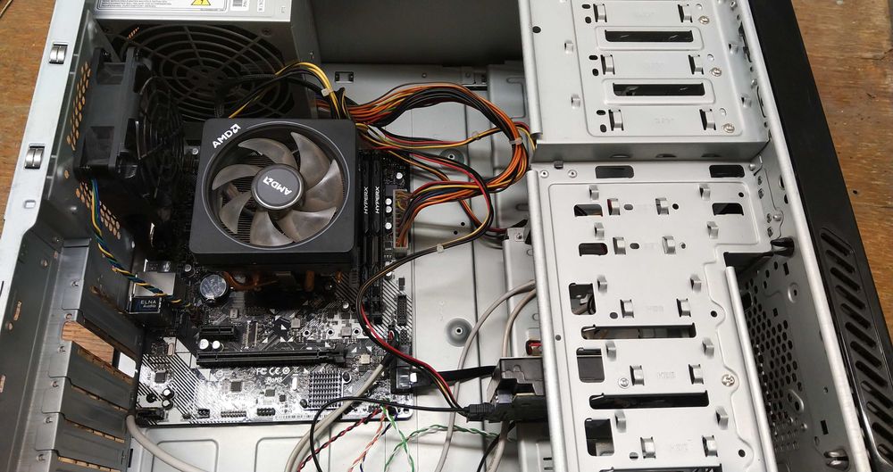 ПК на Ryzen 7 3700x + AMD Wraith prism