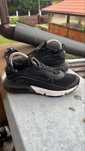 Damskie czarne buty sportowe sneakersy Nike Air Max 2090 rozmiar 39