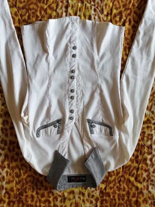 Школьные белые рубашки 1.2.3. класc  размер М,S.