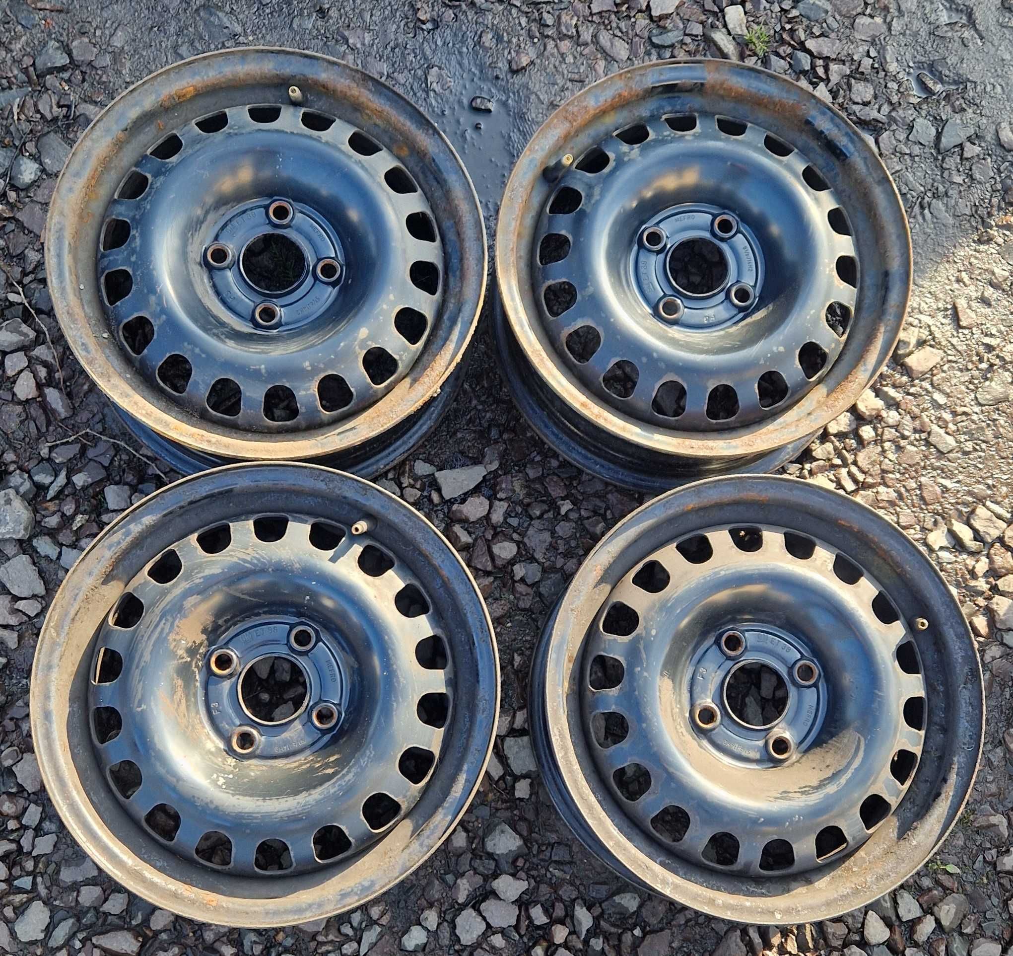 Felgi stalowe Opel Adam Corsa D E 4x100 5,5Jx14 ET39 Kpl.