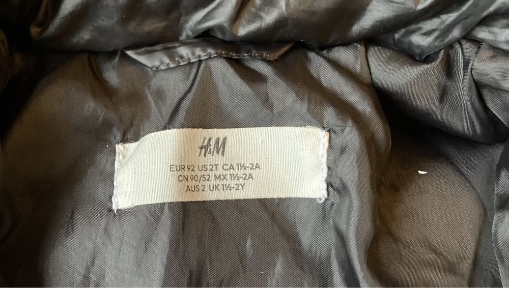 Czarna pikowana kurtka przejściowa H&M 92