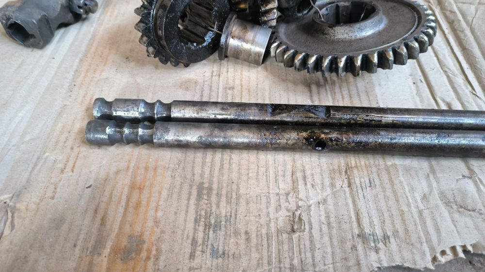 Продам запчастини т 25