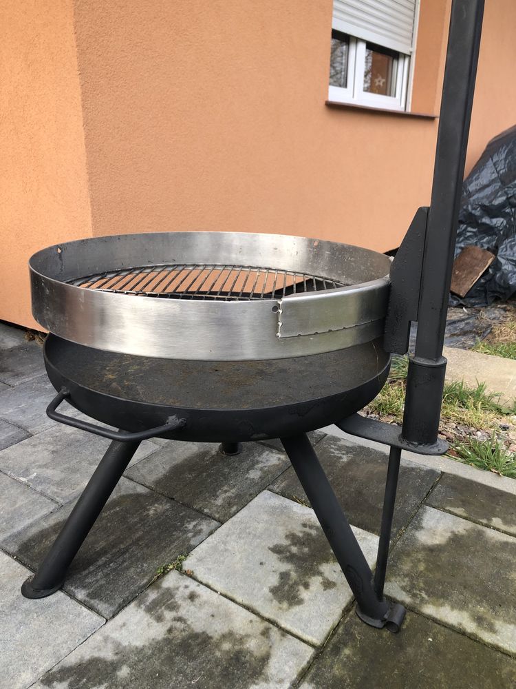 Grill ogrodowy  mocny i trwały unoszony koszyk