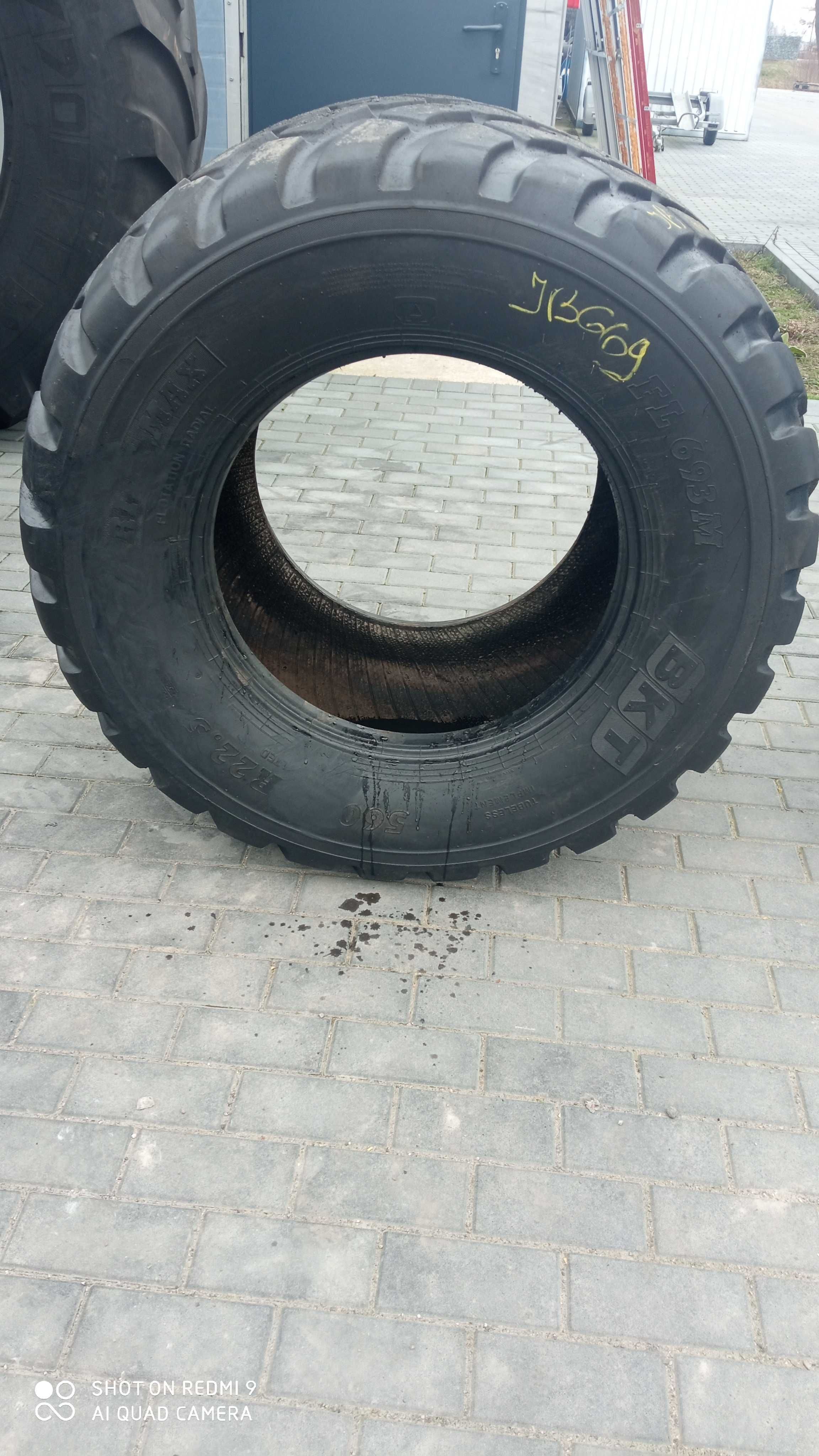 560/45R22.5 BKT FL693M JB669