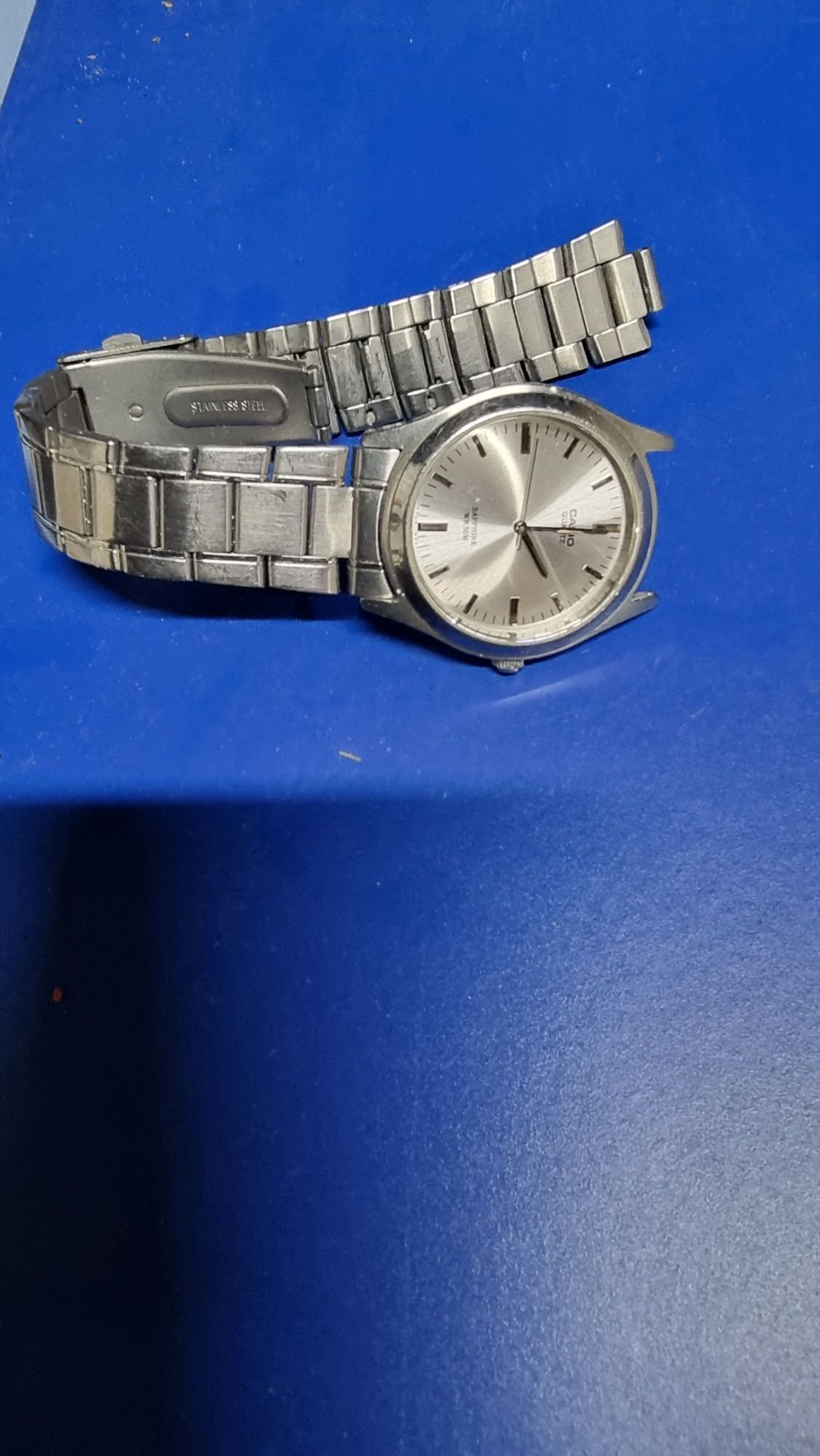 Zegarek casio srebrny