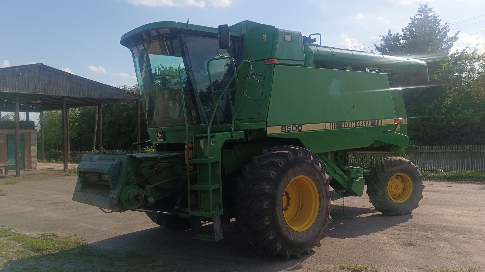 Комбайн John Deere 9500