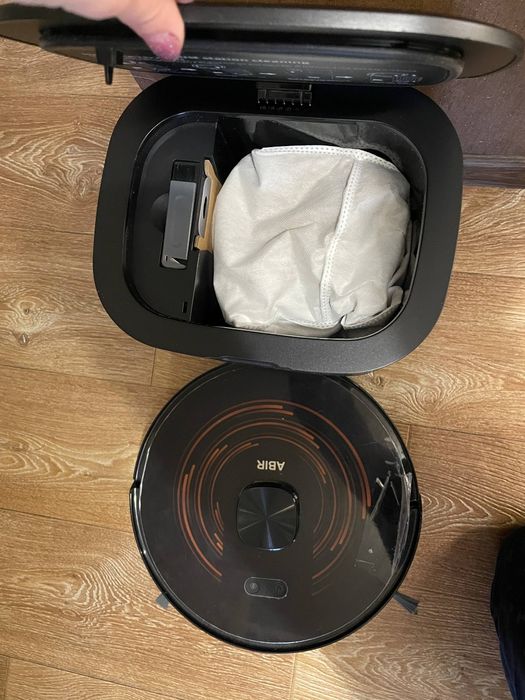 Робот-пилосос ABIR K30 з самоочищенням, лазерною навігацією та вологим