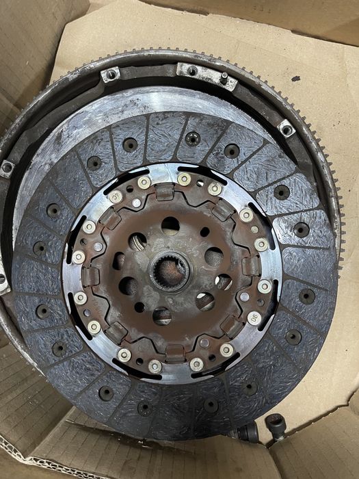 Демпфер комплект зчеплення volkswagen golf5 1.9 TDI