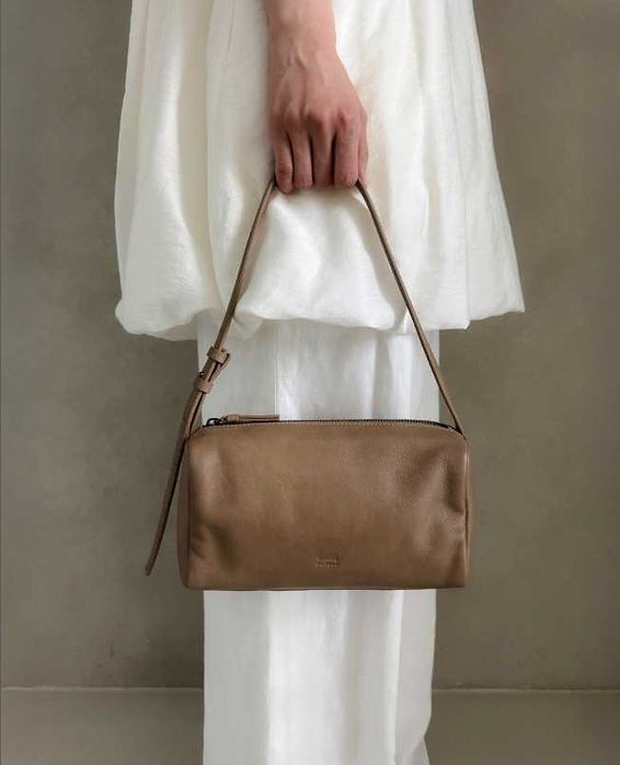 Вінтажна сумка-тоут у стилі мінімалізм Facade Pattern