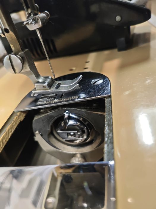 Maszyna do szycia łucznik sprawna walizka