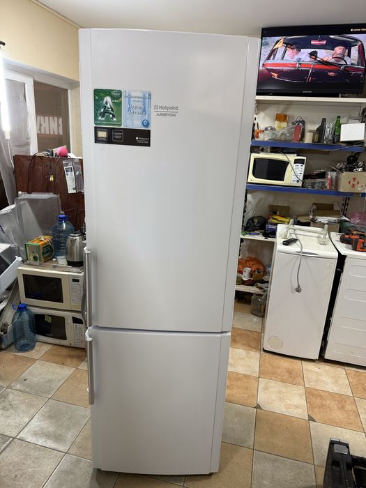 Продам холодильник Ariston