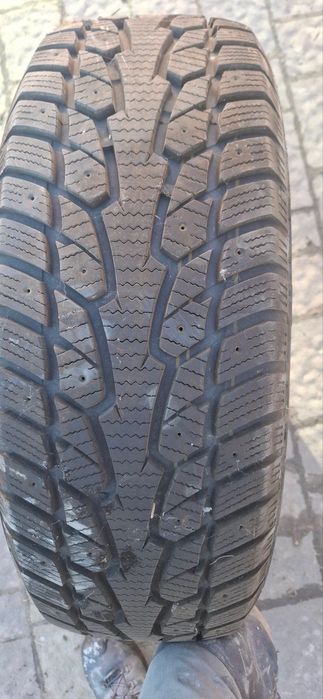 Зимова резина 235/60 R18