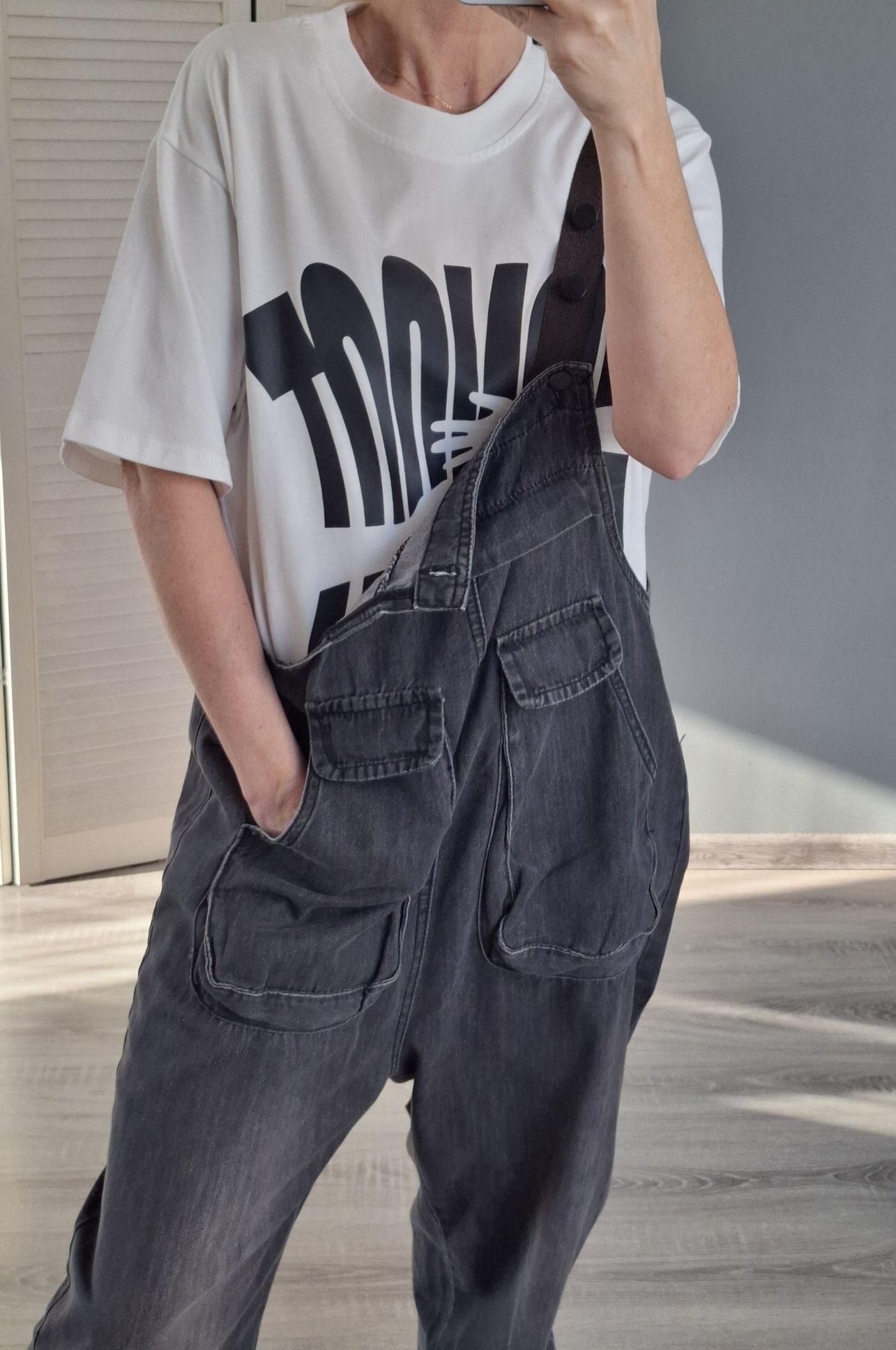 Tshirt drogie chiny biały z czarnym napisem