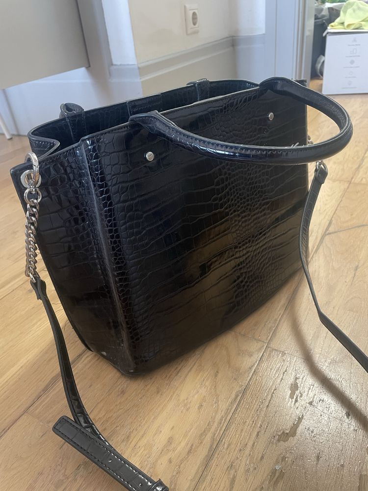 Mala preta stradivarius