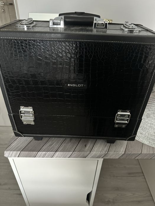 Kufer kosmetyczny Inglot
