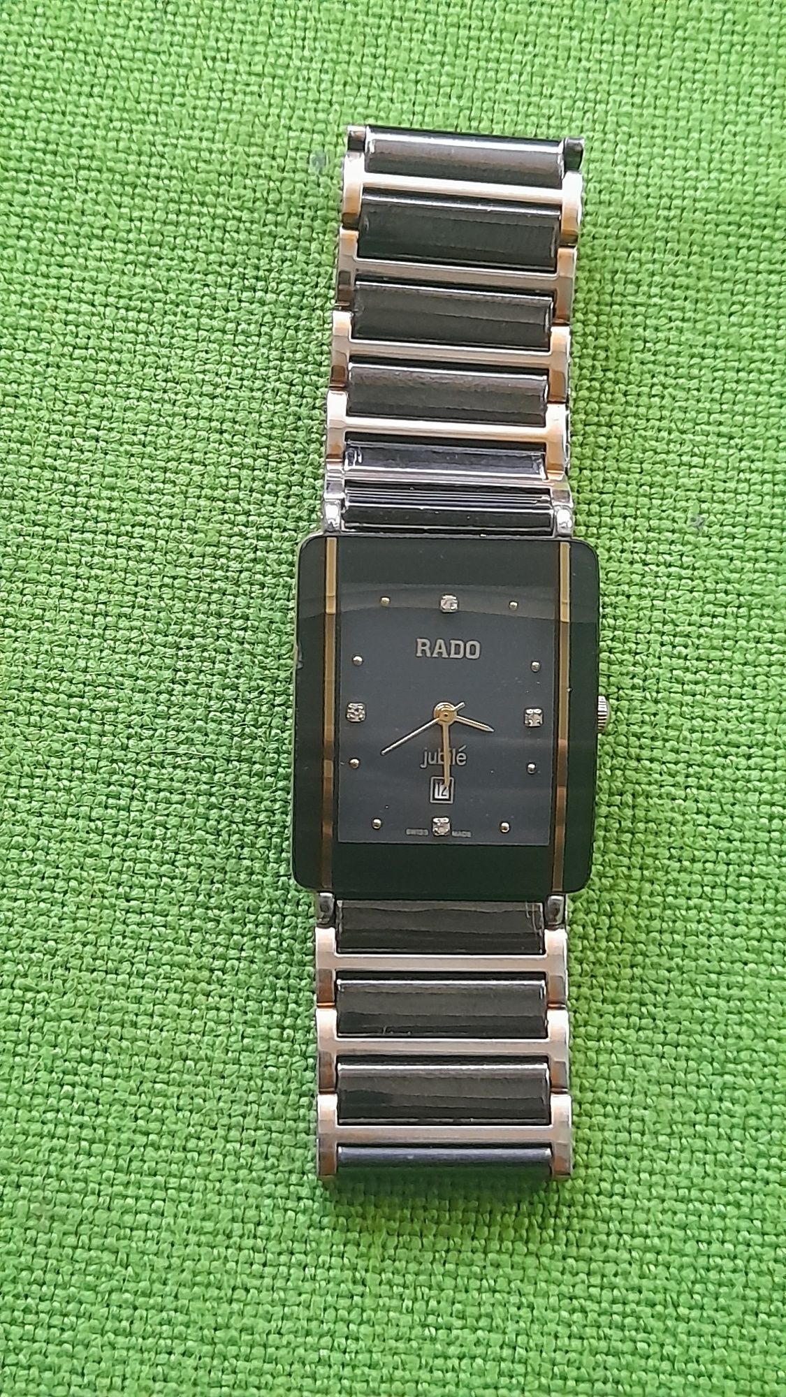 Часы  кварцевые  RADO