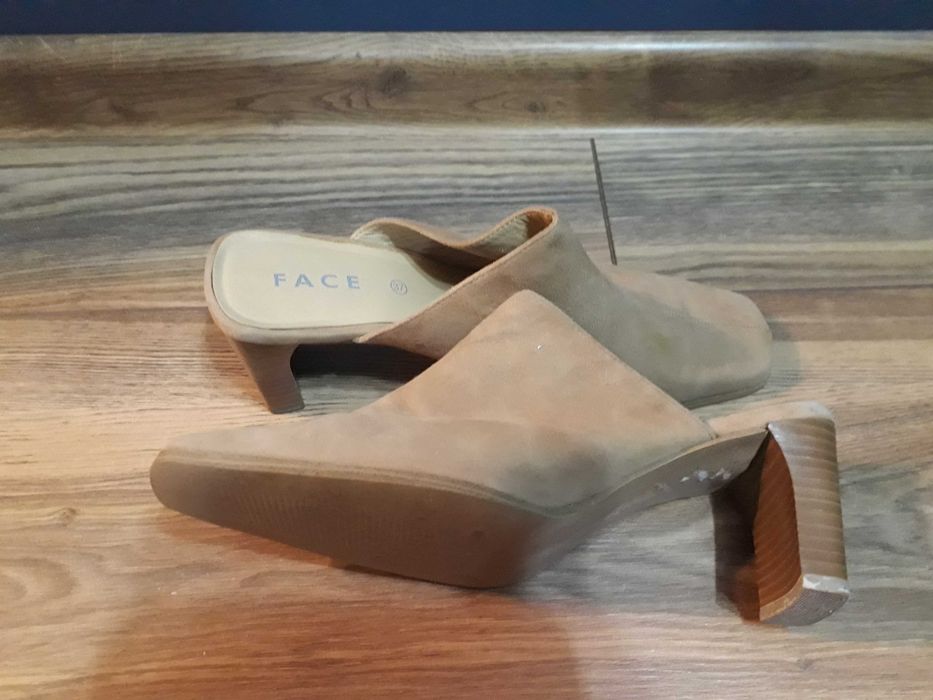 Beżowe klapki na obcasie rozmiar 37