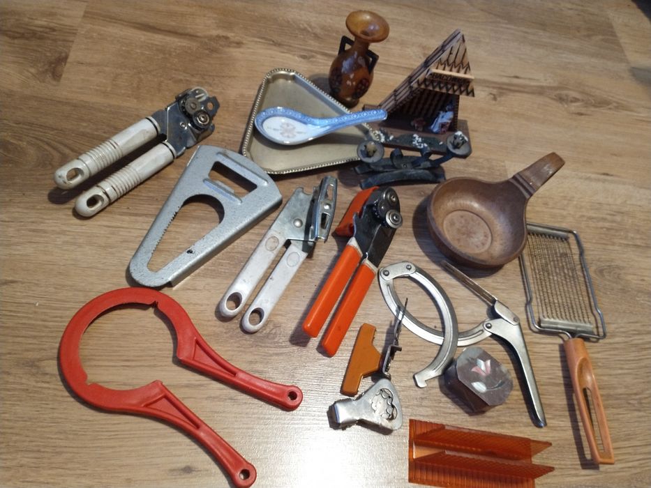 Zestaw różnych rzeczy z PRL-u