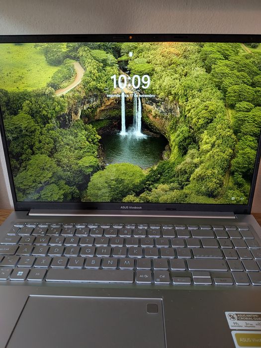 Portátil ASUS Vivobook
