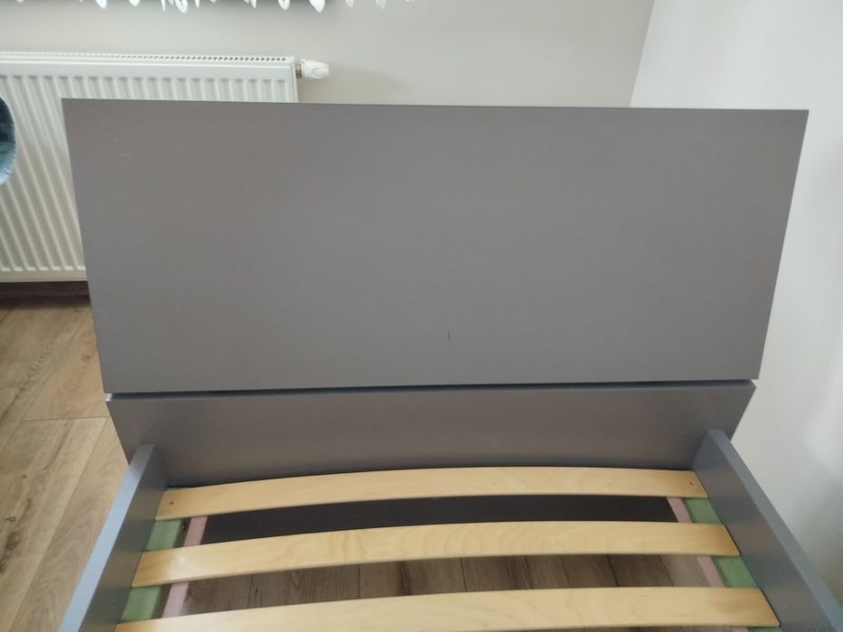 Łóżko jednoosobowe 90x200 cm solidne i wygodne