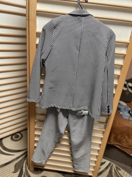 Продам брючний костюм 46 р