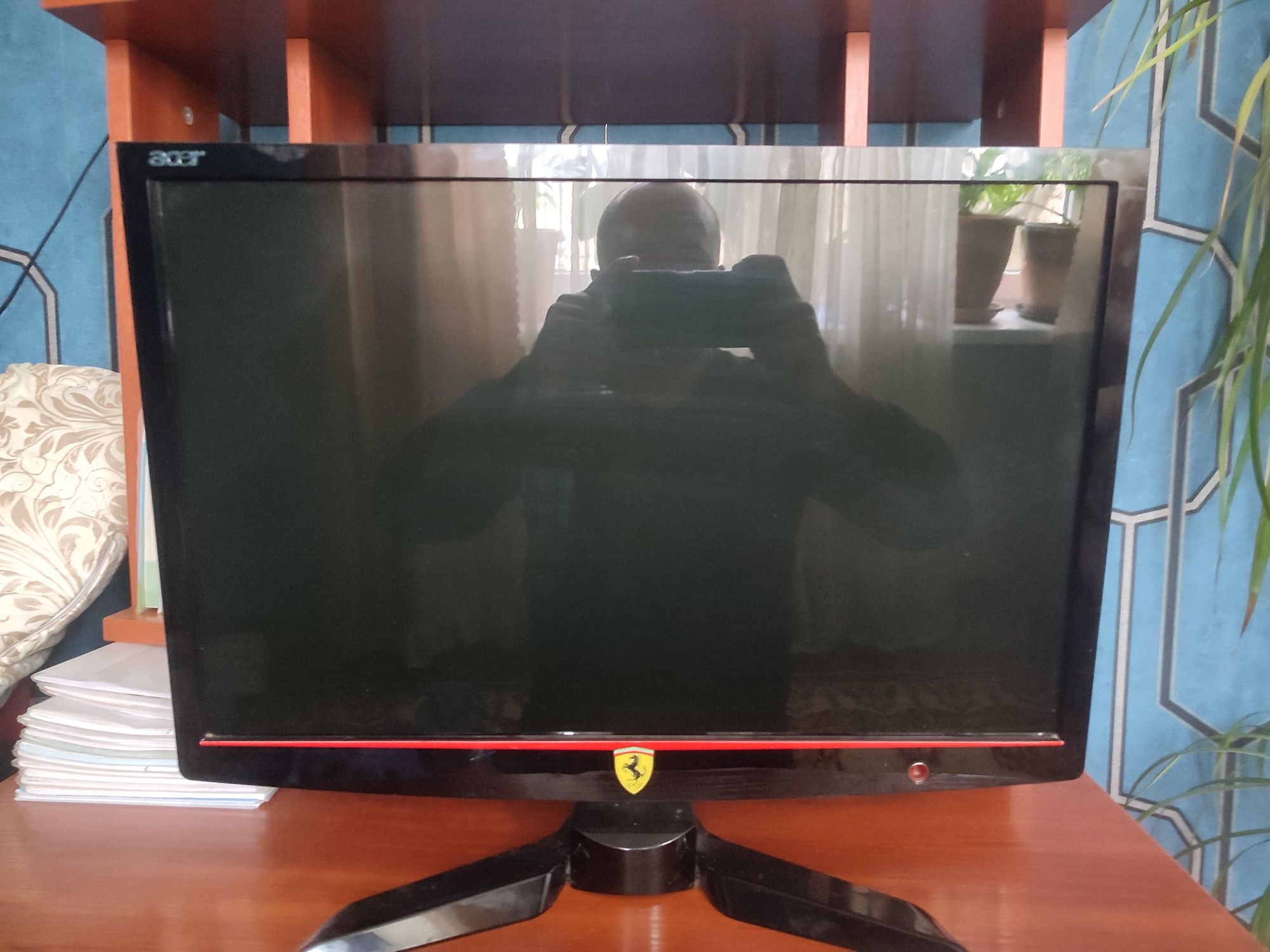 Продам б/у монитор