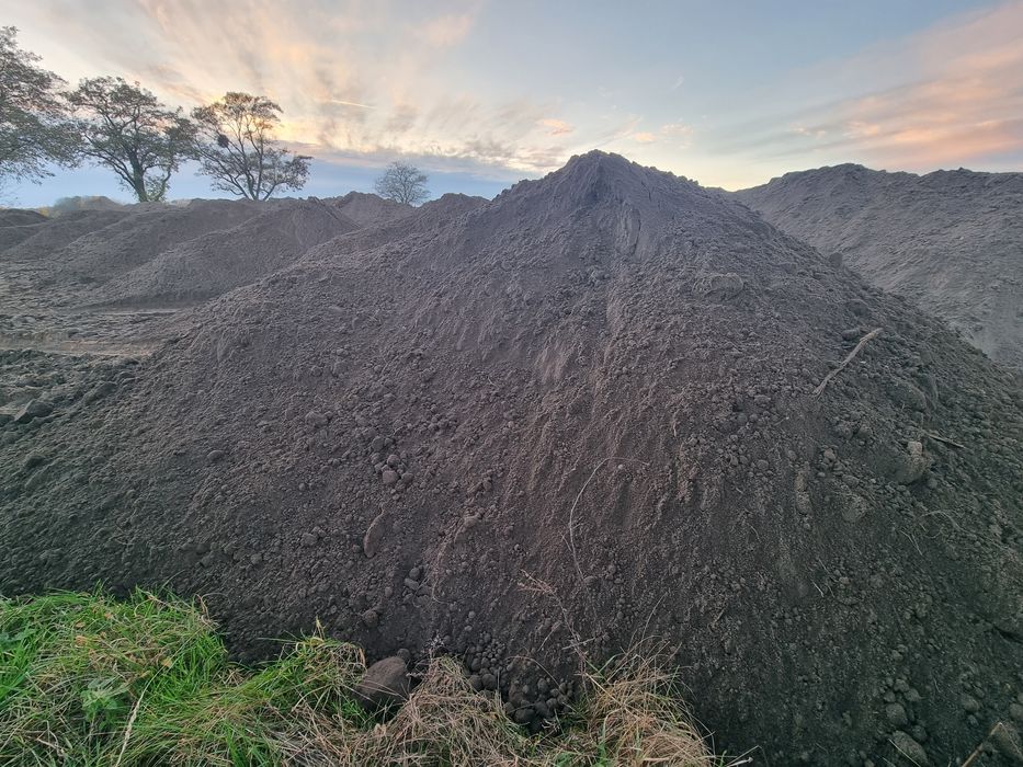 Ziemia pod trawnik , podniesieniem terenu