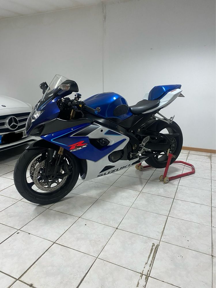 Suzuki GSXR 1000 K6