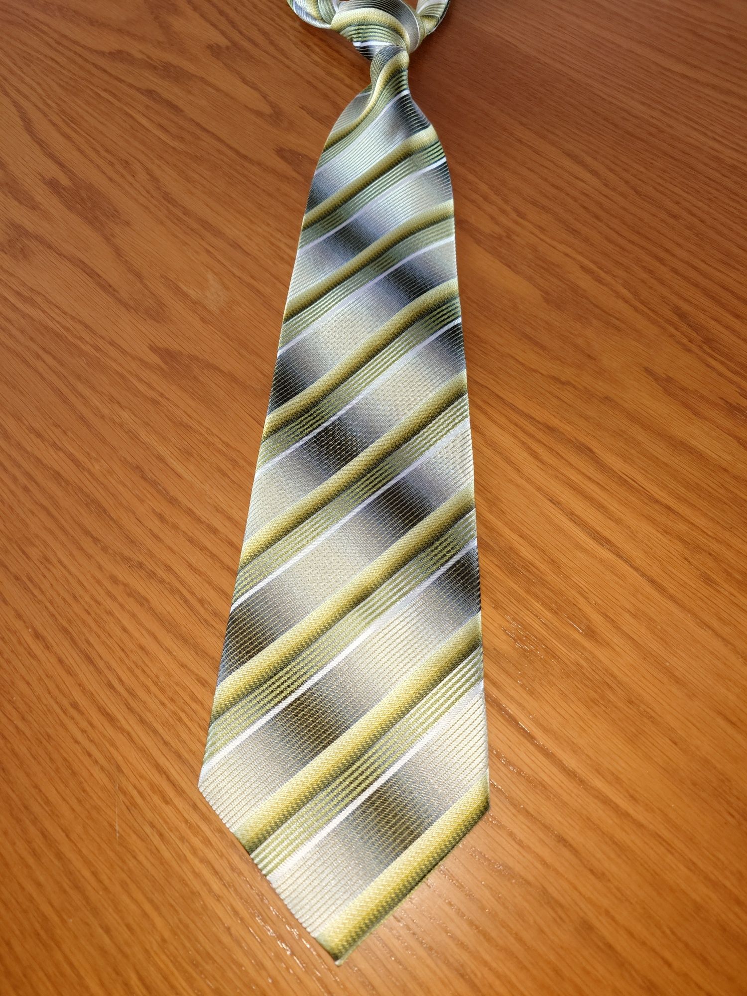Krawat szaro-zielony w paski