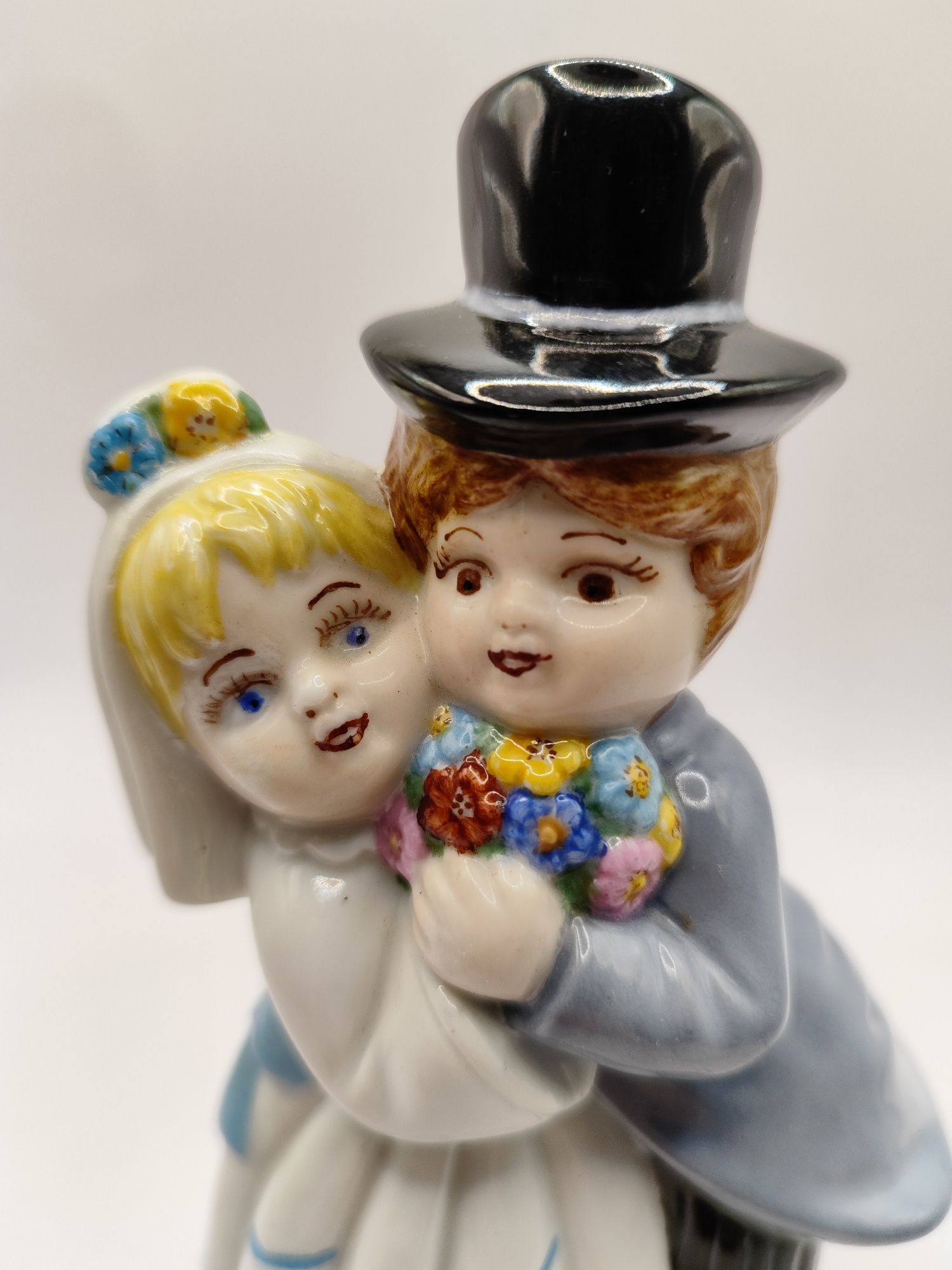 Figurka porcelanowa sygnowana nowożeńcy ślub wesele para prezent