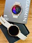 Garmin Venu music AMOLED-  zegarek sportowy wersja music z GPS