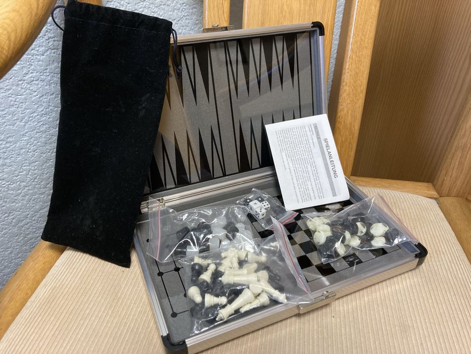 Новый набор шахматы, шашки, нарды,