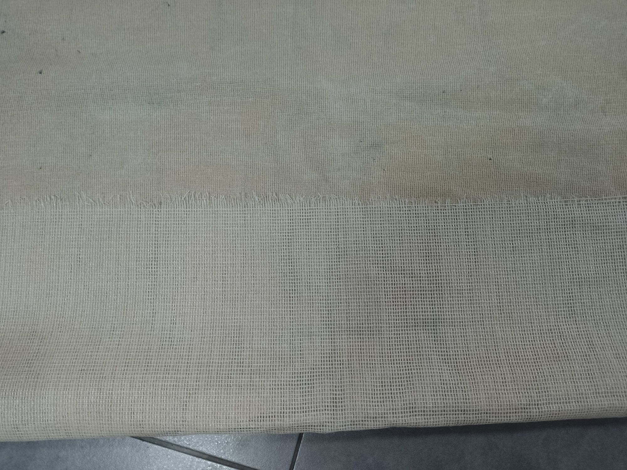 Sprzedam mały dywanik 175x98 cm.