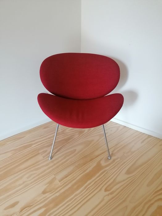 Cadeirão/poltrona em tecido KA encarnado