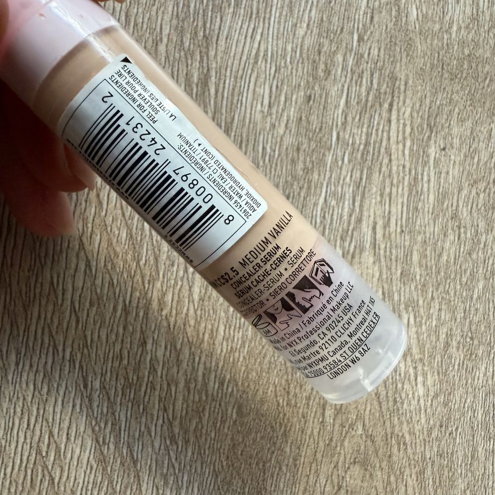 NYX korektor z serum bare with me medium vanilla